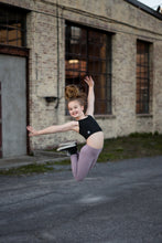 Load image into Gallery viewer, DUSTY ROSE-BLACK REVERSIBLE CROP SPORTS TOP spring 24