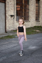 Load image into Gallery viewer, DUSTY ROSE-BLACK REVERSIBLE CROP SPORTS TOP spring 24