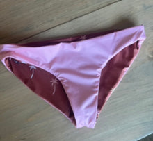 Load image into Gallery viewer, BLUE PALM Cheeky bottoms