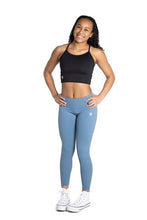 Load image into Gallery viewer, DUSTY ROSE-BLACK REVERSIBLE CROP SPORTS TOP spring 24
