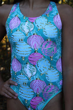 Load image into Gallery viewer, MINTY LIGHTS CHAIN BACK-REVERSIBLE