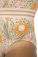 Load image into Gallery viewer, FALL25 SPAGHETTI SINGLE PLY LEOPARD BLOOM