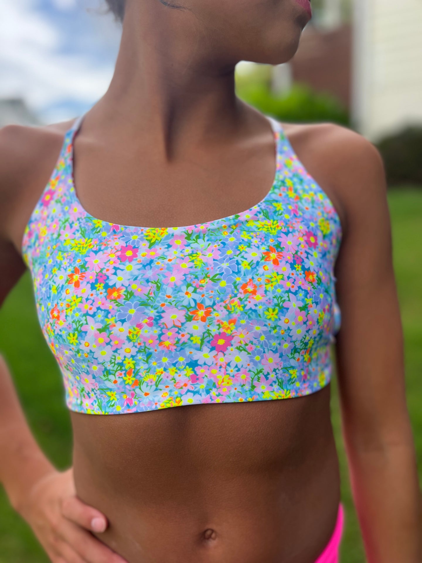 SPORTY TIE BACK TOP