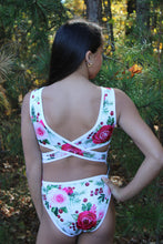 Load image into Gallery viewer, WHOVILLE BLOOMS CRISS CROSS-REVERSIBLE
