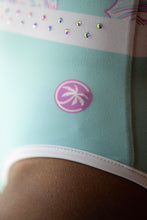 Load image into Gallery viewer, RHINESTONE 5V HIBISCUS SHINE BLUE BOTTOM
