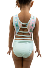 Load image into Gallery viewer, WINTER 26 MERRY MINT TRIANGLE BACK REVERSIBLE
